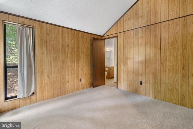 19 SNOWFLAKE LN, Hedgesville, WV 25427