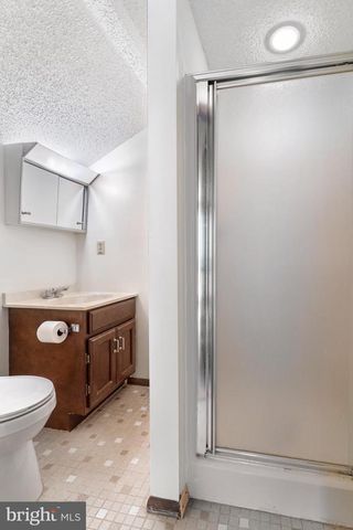 19 SNOWFLAKE LN, Hedgesville, WV 25427