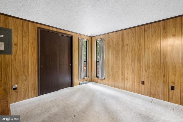 19 SNOWFLAKE LN, Hedgesville, WV 25427