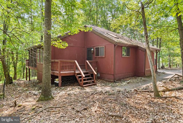 19 SNOWFLAKE LN, Hedgesville, WV 25427