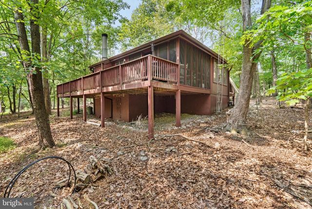 19 SNOWFLAKE LN, Hedgesville, WV 25427
