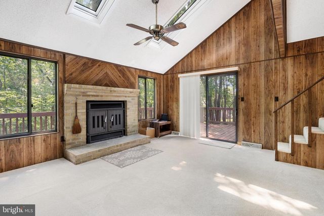 19 SNOWFLAKE LN, Hedgesville, WV 25427