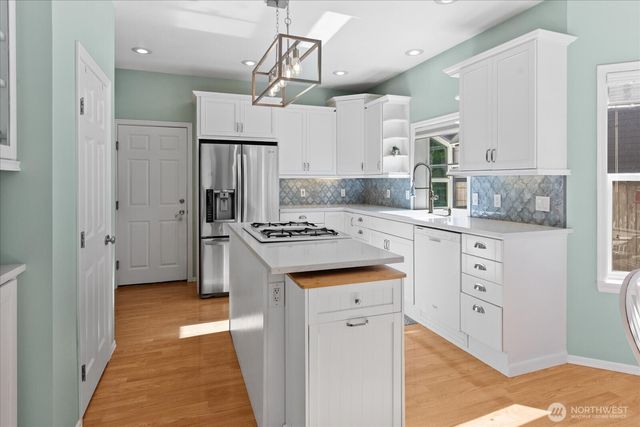 10005 228th Place SE, Woodinville, WA 98077