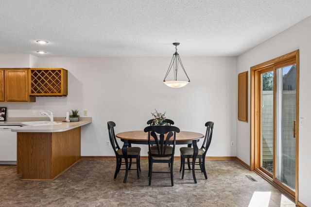 1842 Cliff Lake Court, Eagan, MN 55122