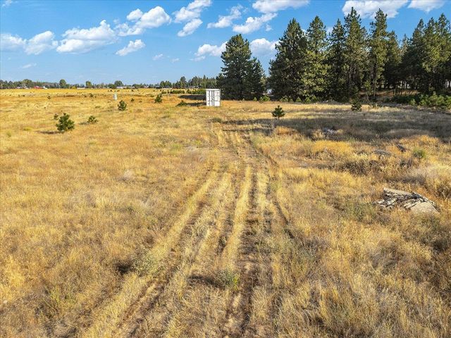 1702 W Monroe Rd, Colbert, WA 99005