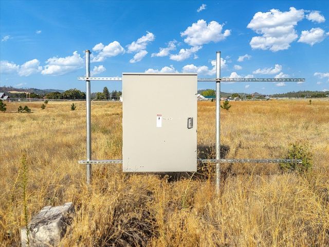 1702 W Monroe Rd, Colbert, WA 99005