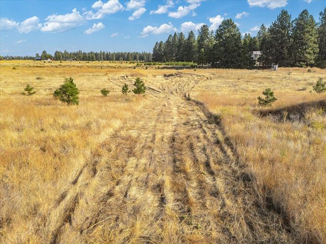 1702 W Monroe Rd, Colbert, WA 99005