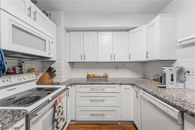 74 Landings Way, Avon Lake, OH 44012