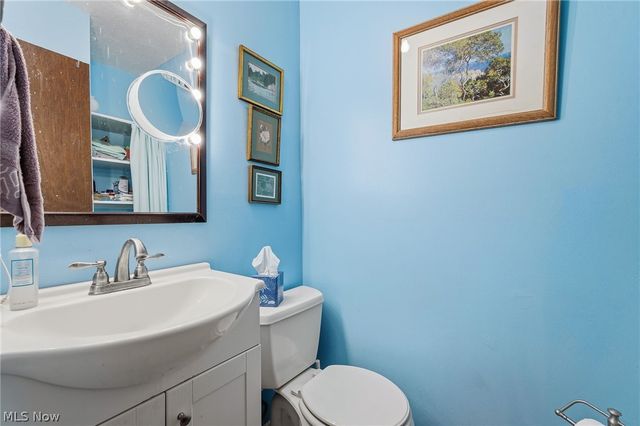 74 Landings Way, Avon Lake, OH 44012