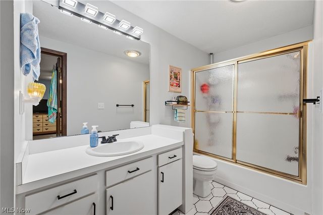 74 Landings Way, Avon Lake, OH 44012