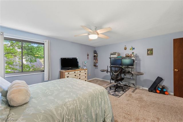 74 Landings Way, Avon Lake, OH 44012