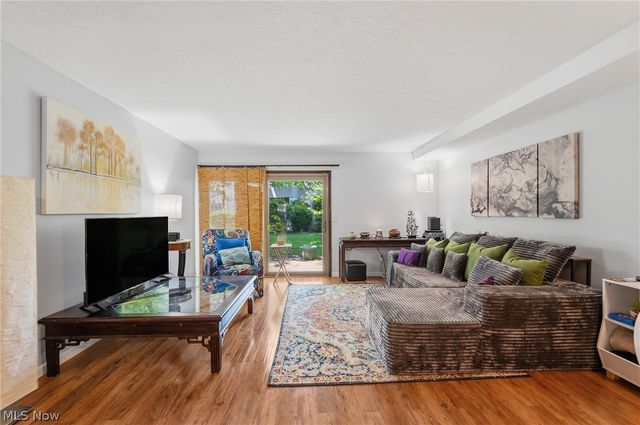 74 Landings Way, Avon Lake, OH 44012