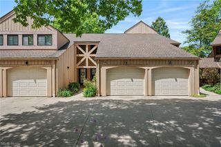 74 Landings Way, Avon Lake, OH 44012