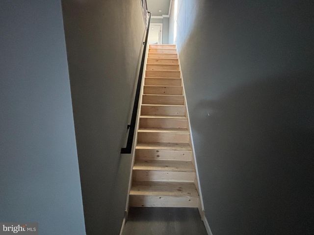 5463 LEBANON AVE, Philadelphia, PA 19131