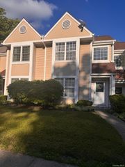 8 Creekside Circle, Spring Valley, NY 10977
