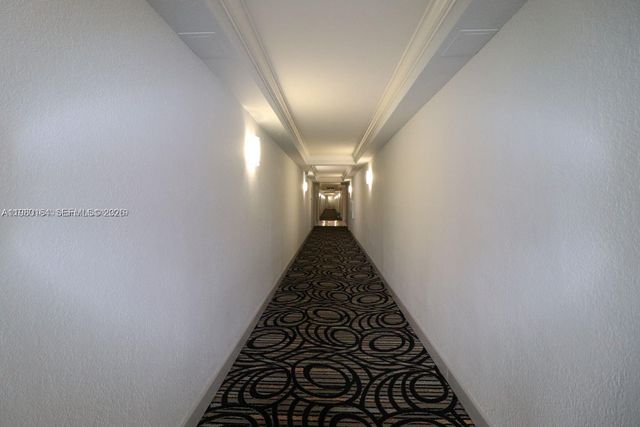 401 69th St 404, Miami Beach, FL 33141