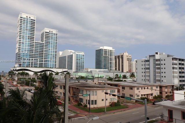 401 69th St 404, Miami Beach, FL 33141