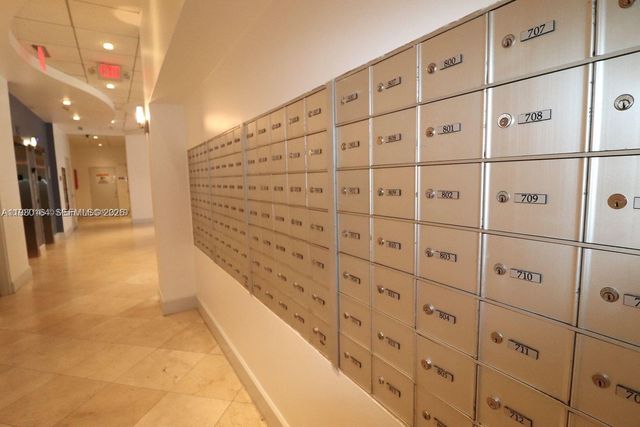 401 69th St 404, Miami Beach, FL 33141