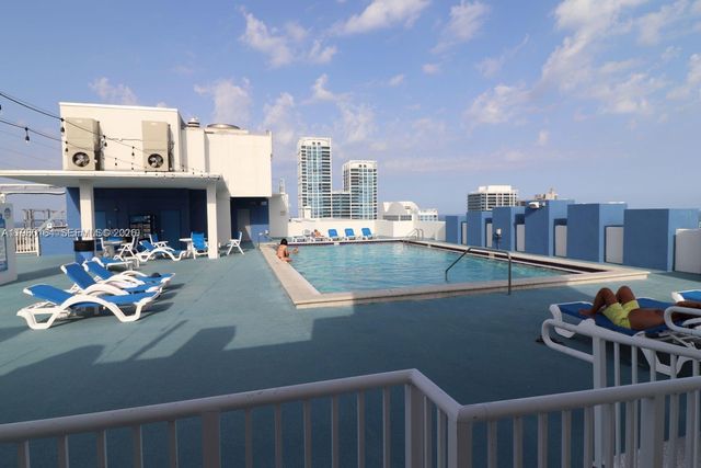 401 69th St 404, Miami Beach, FL 33141