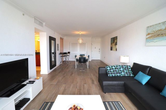 401 69th St 404, Miami Beach, FL 33141