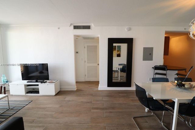 401 69th St 404, Miami Beach, FL 33141