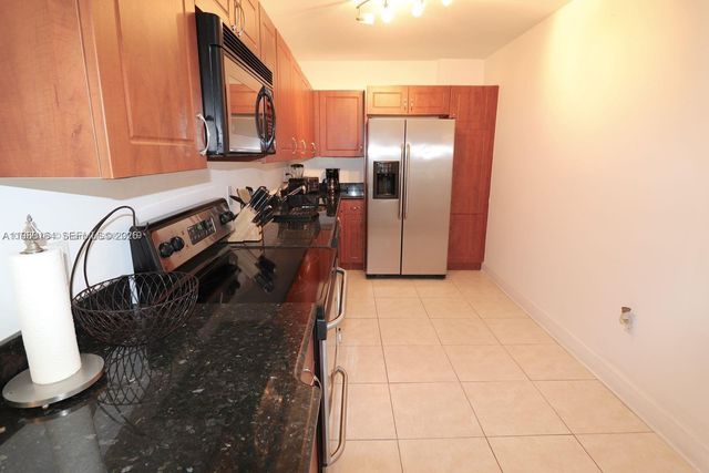 401 69th St 404, Miami Beach, FL 33141