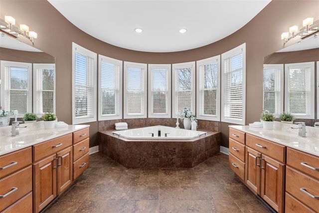 6570 N 39th Street, Augusta, MI 49012