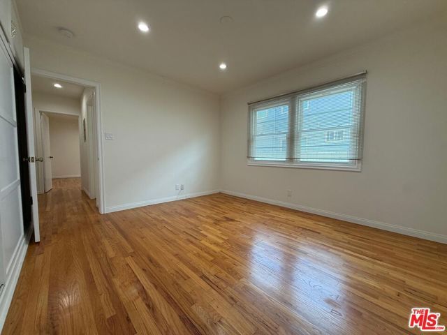 1025 W Clark Avenue C, Burbank, CA 91506