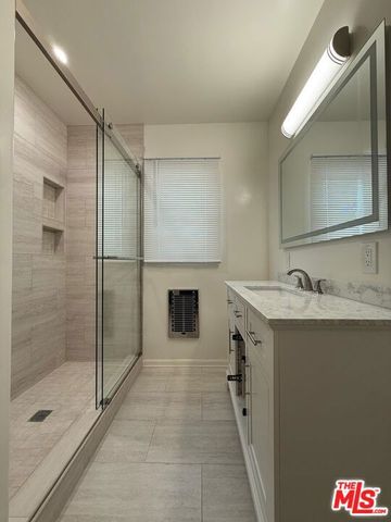 1025 W Clark Avenue C, Burbank, CA 91506