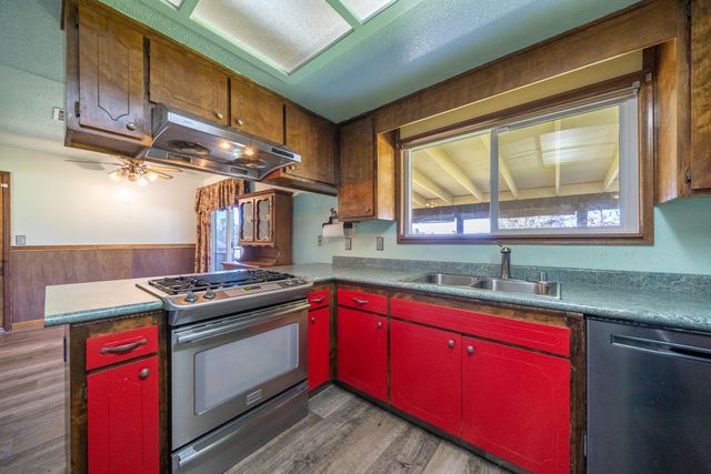 1200 Lema Road, Redding, CA 96003