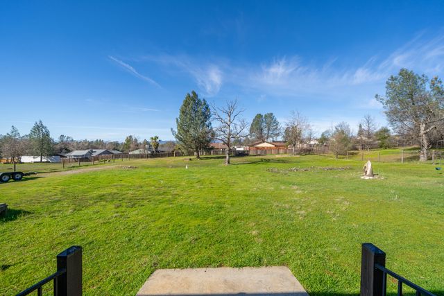 1200 Lema Road, Redding, CA 96003