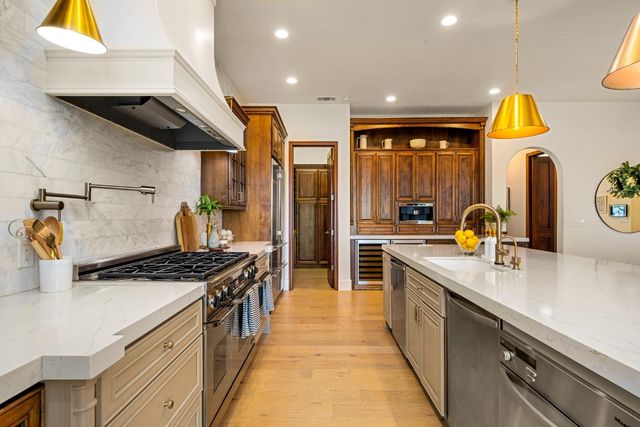 5520 Sur Mer Dr, El Dorado Hills, CA 95762