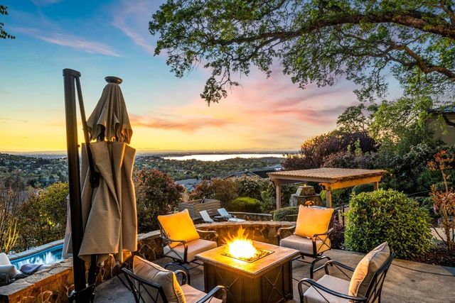 5520 Sur Mer Dr, El Dorado Hills, CA 95762