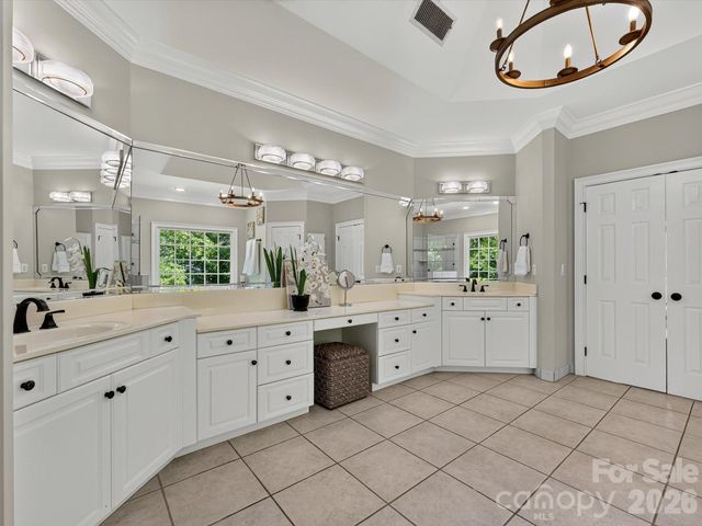 6536 Seton House Lane, Charlotte, NC 28277