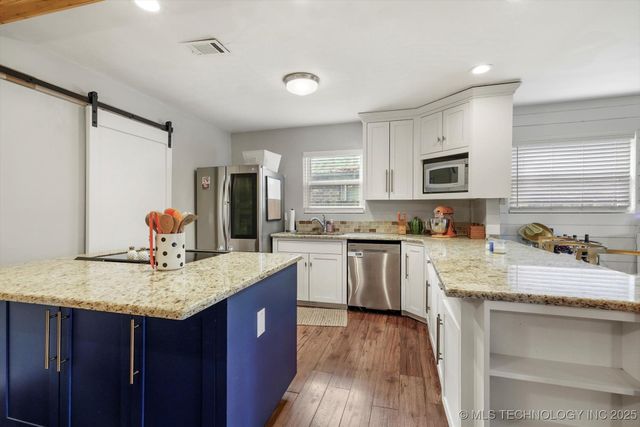 1925 E 52nd Street, Tulsa, OK 74105