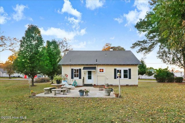 302 N Sycamore Street, Fremont, NC 27830