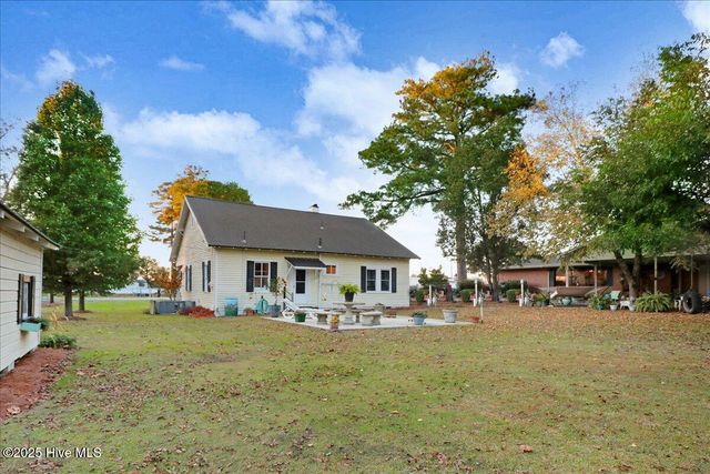 302 N Sycamore Street, Fremont, NC 27830