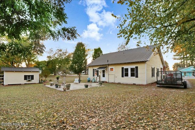 302 N Sycamore Street, Fremont, NC 27830