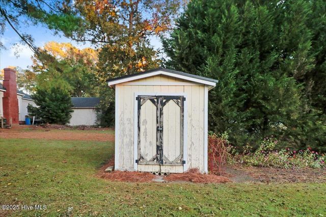 302 N Sycamore Street, Fremont, NC 27830