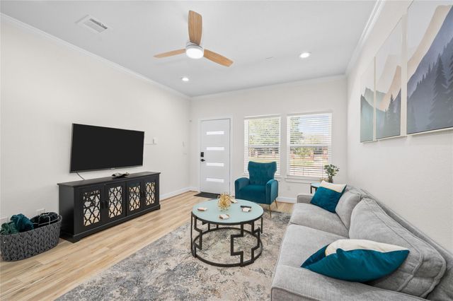 7089 Tierwester Street, Houston, TX 77021