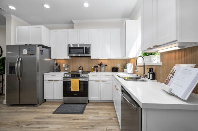 7089 Tierwester Street, Houston, TX 77021