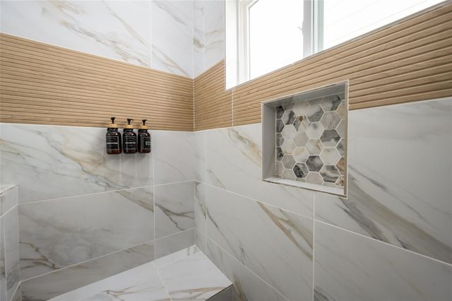 7089 Tierwester Street, Houston, TX 77021