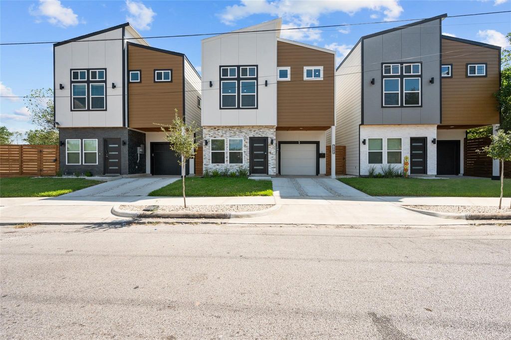 7089 Tierwester Street, Houston, TX 77021