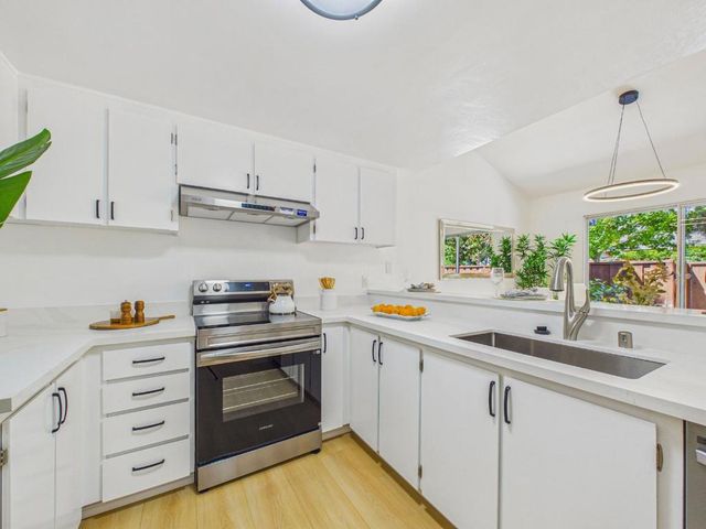 10939 Northshore Square, Cupertino, CA 95014
