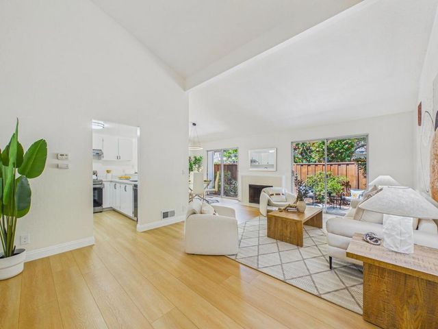 10939 Northshore Square, Cupertino, CA 95014