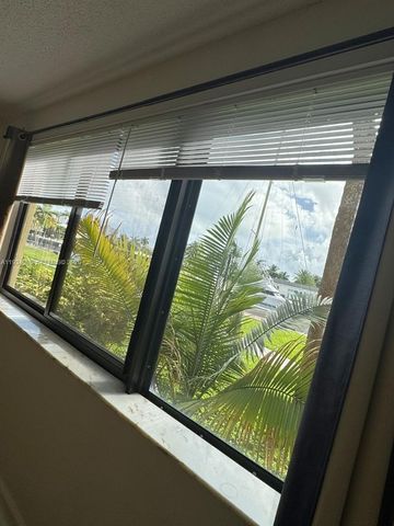 301 Golden Isles Dr 112, Hallandale Beach, FL 33009