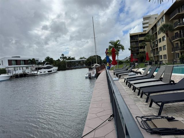 301 Golden Isles Dr 112, Hallandale Beach, FL 33009