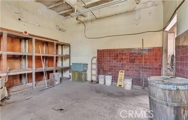 411 E Rosecrans, Compton, CA 90221