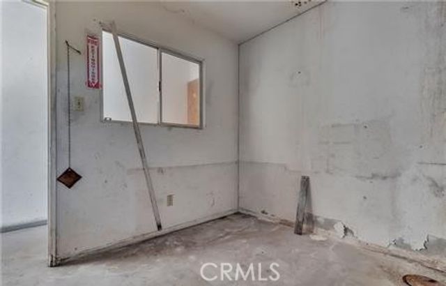 411 E Rosecrans, Compton, CA 90221