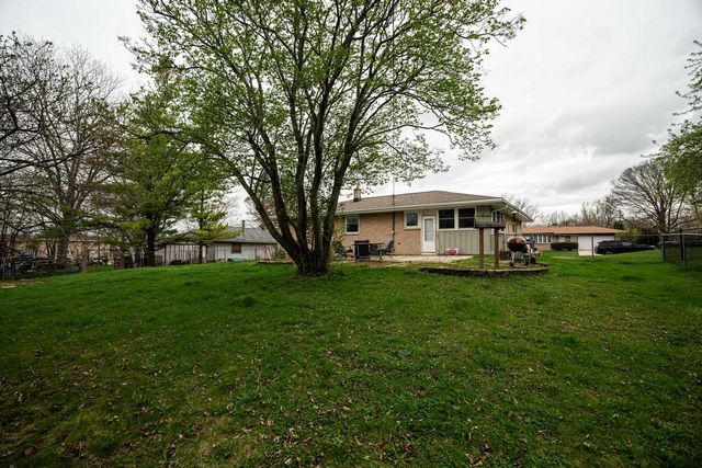 5207 Oakton LANE, Milwaukee, WI 53219